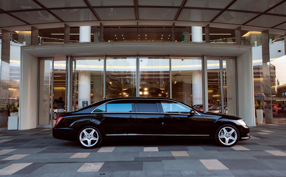 享受极致的汽车生活奔驰s550加长版